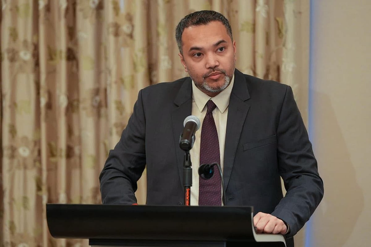 PMO spokesman Mahdi Amin spoke today at a briefing at the Shangri-La Hotel in Dalian, China.