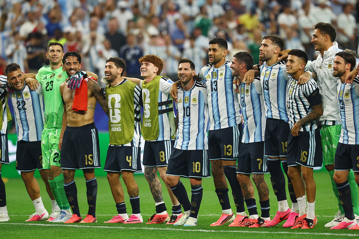 Football - FIFA World Cup 2026 - Group J - Argentina v Austria - Dallas Stadium, Arlington, Texas, U.S. - June 22, 2026
Argentina's Lautaro Martinez, Emiliano Martinez, Nicolas Gonzalez, Gonzalo Montiel, Valentin Barco, Lionel Messi, Cristian Romero, Rodrigo De Paul, Nicolas Otamendi, Thiago Almada, Juan Musso and Nicolas Tagliafico celebrate after the match