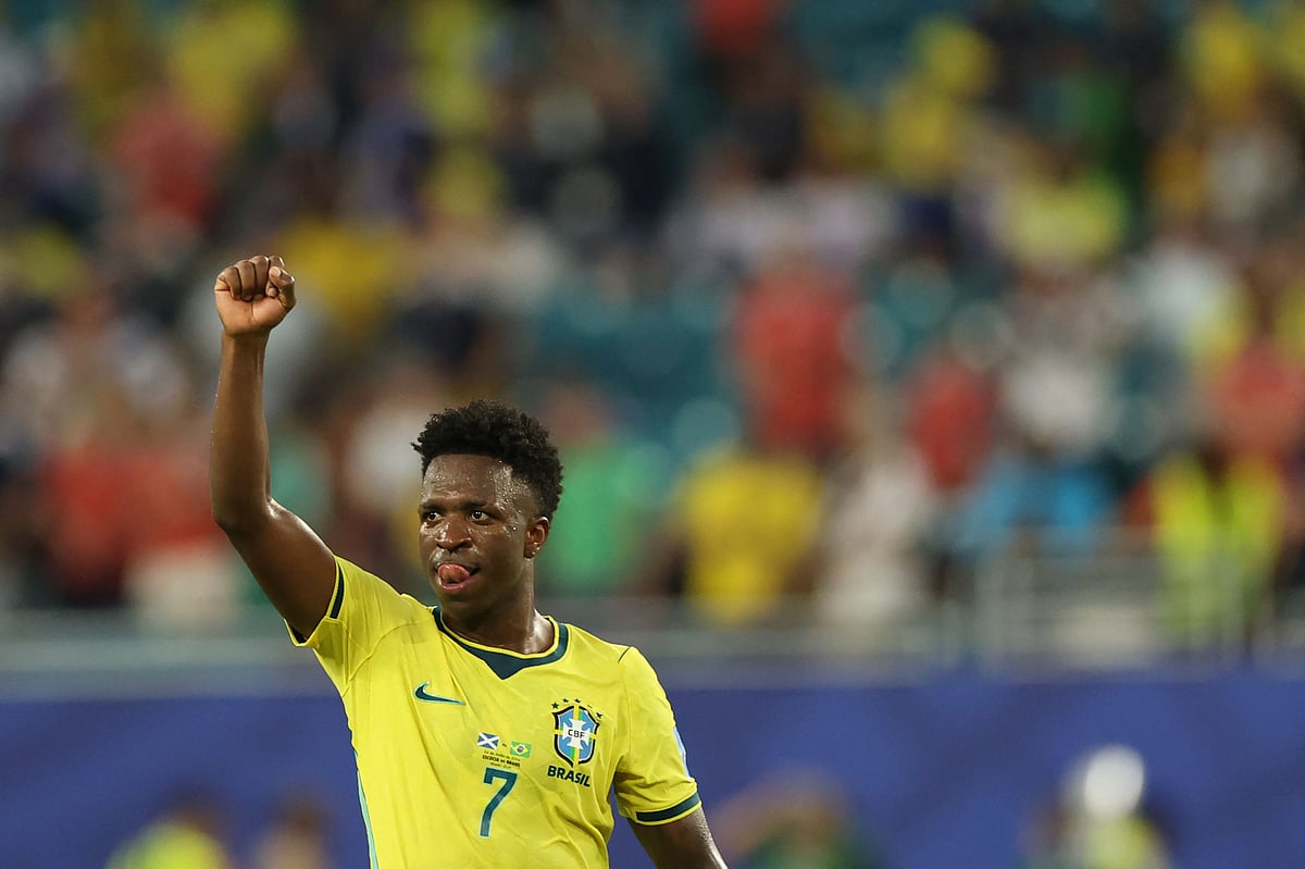 Brazil's forward #07 Vinicius Junior acknowledges the crowd after winning the 2026 World Cup Group C football match between Scotland and Brazil at the Miami Stadium in Miami Gardens on June 24, 2026.  (Photo by PATRICIA DE MELO MOREIRA / AFP)