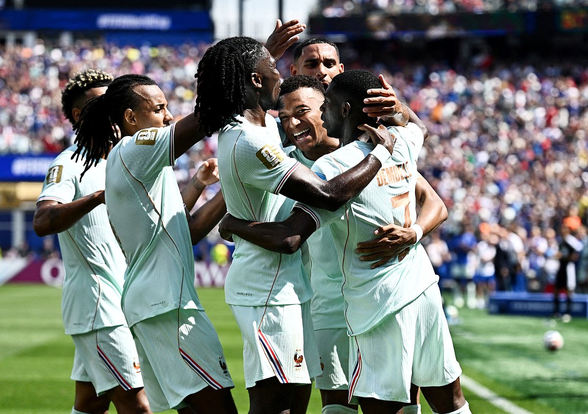 Football - FIFA World Cup 2026 - Group I - Norway v France - Boston Stadium, Foxborough, Massachusetts, U.S. - June 26, 2026
France's Ousmane Dembele celebrates scoring their third goal with teammates, completing his hat-trick