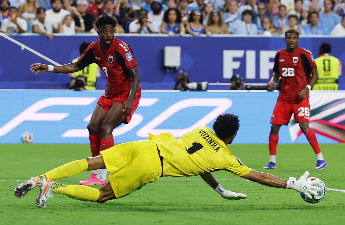 SOCCER-WORLDCUP-URY-CPV/