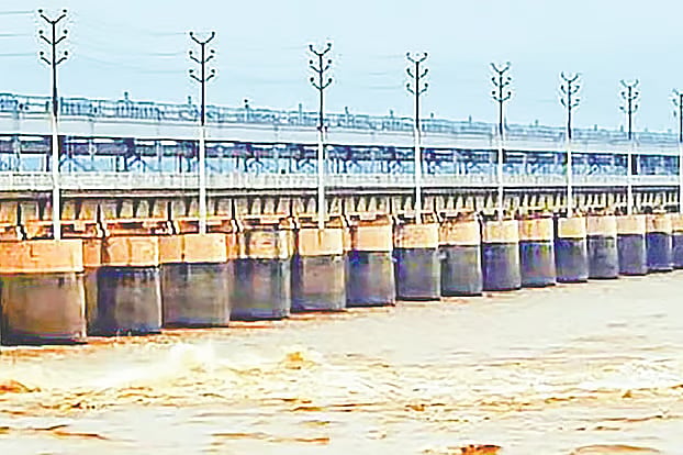 Bangladesh's statement in the negotiations for the renewal of the Ganges Agreement should start with the demand to remove the Farakka Barrage.