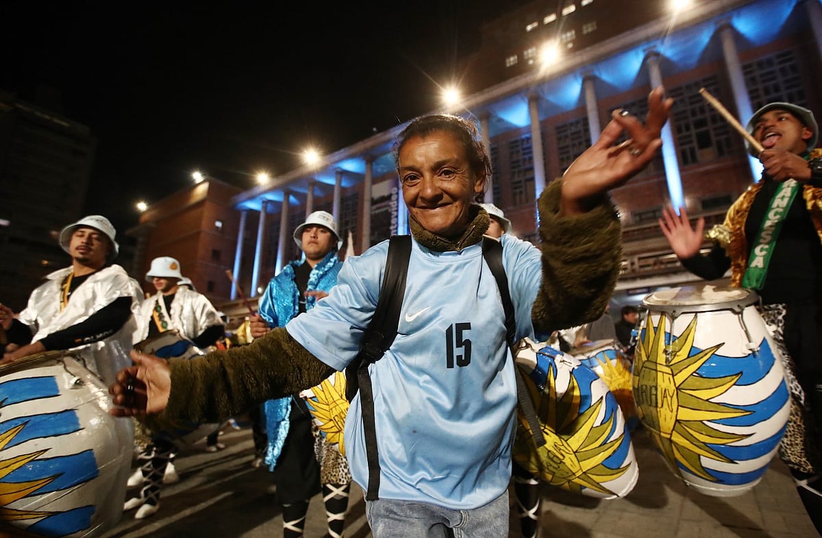 SOCCER-WORLDCUP-URY-ESP/FANS-MONTEVIDEO