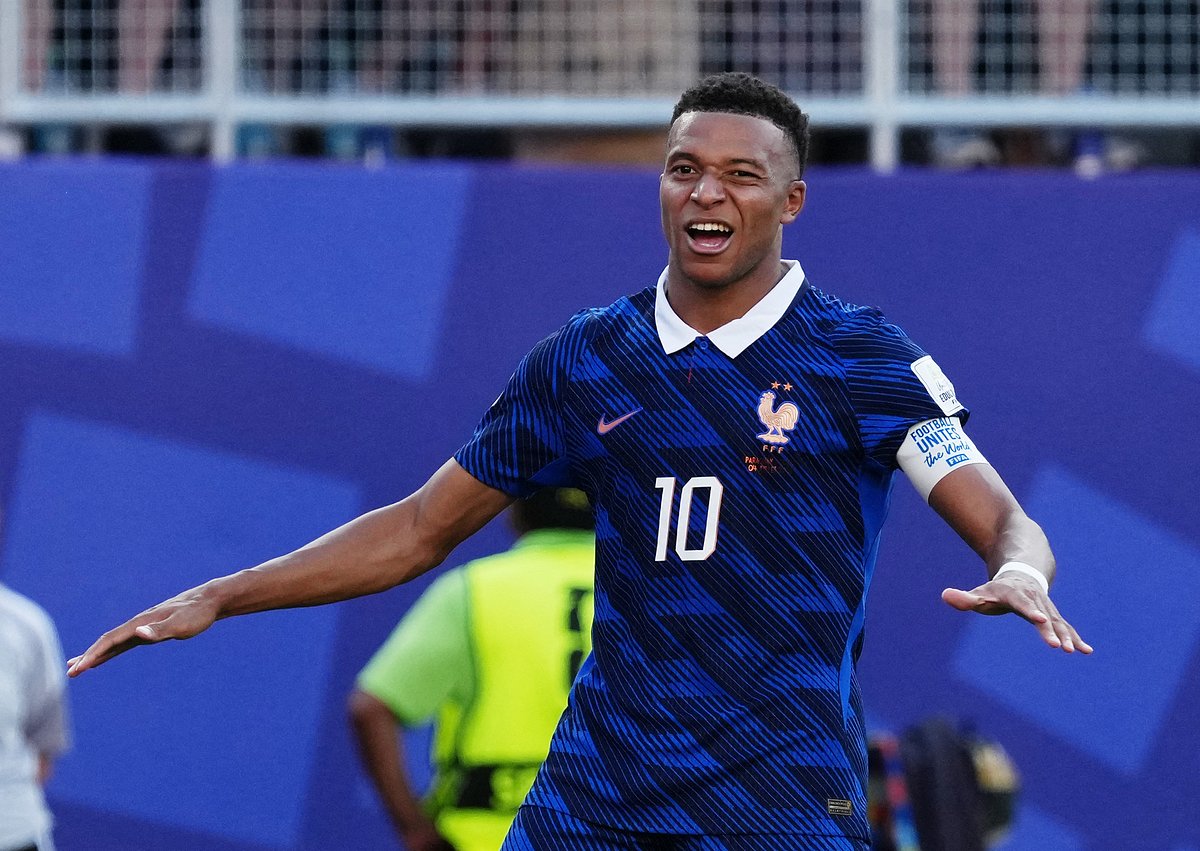 Football - FIFA World Cup 2026 - Round of 16 - Paraguay v France - Philadelphia Stadium, Philadelphia, Pennsylvania, U.S. - July 4, 2026
France's Kylian Mbappe celebrates scoring their first goal