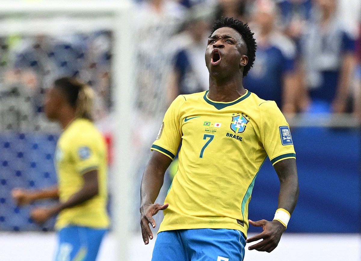 SOCCER-WORLDCUP-BRA-JPN/
