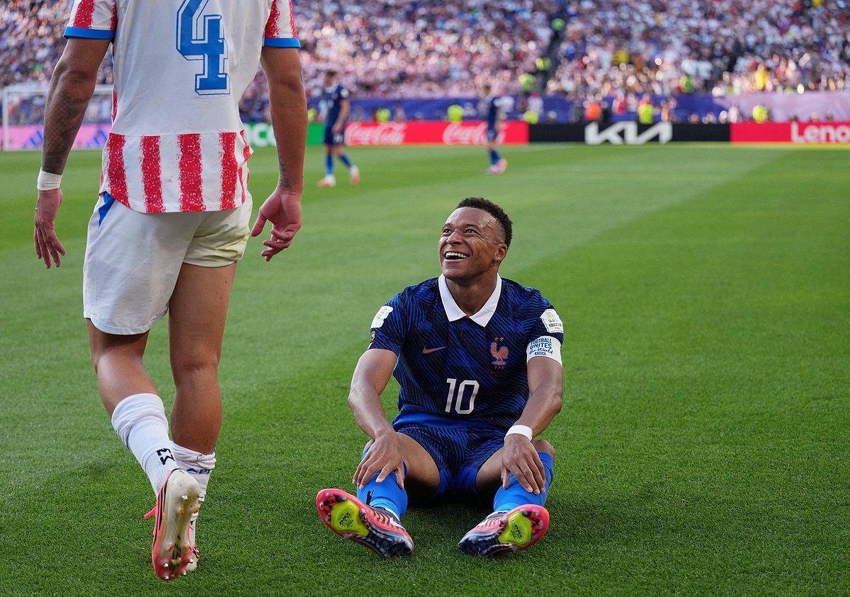Football - FIFA World Cup 2026 - Round of 16 - Paraguay v France - Philadelphia Stadium, Philadelphia, Pennsylvania, U.S. - July 4, 2026
France's Kylian Mbappe reacts