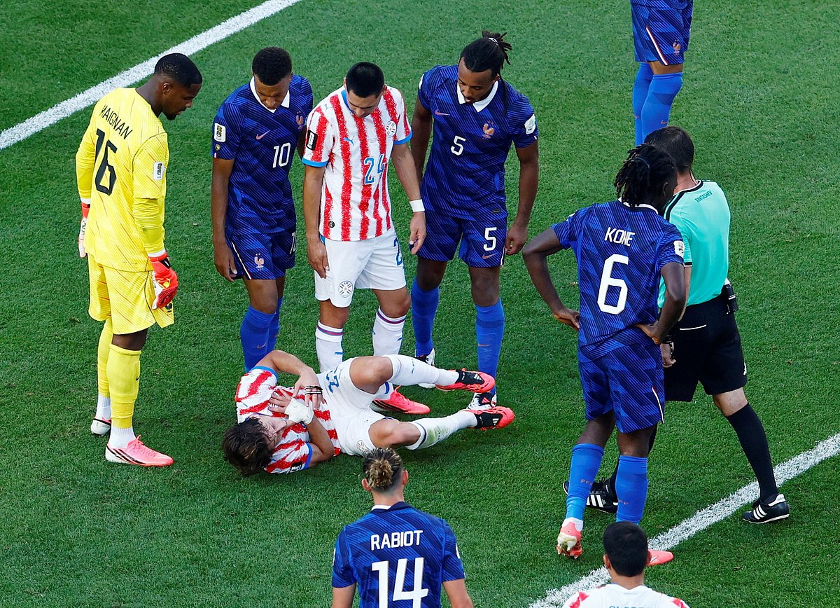 SOCCER-WORLDCUP-PRY-FRA/