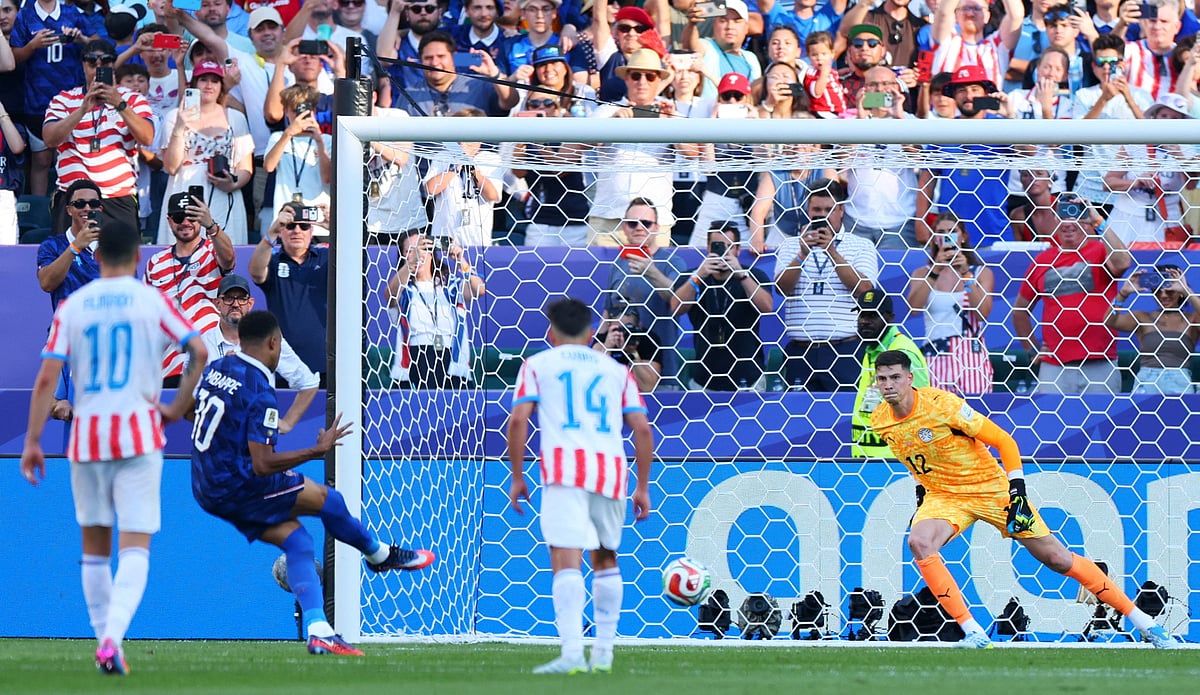 SOCCER-WORLDCUP-PRY-FRA/