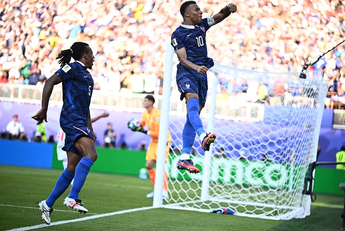 SOCCER-WORLDCUP-PRY-FRA/