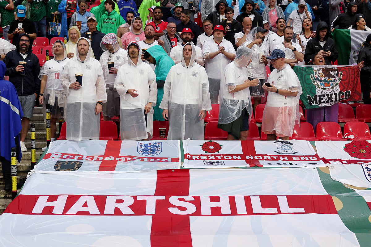 SOCCER-WORLDCUP-MEX-ENG/