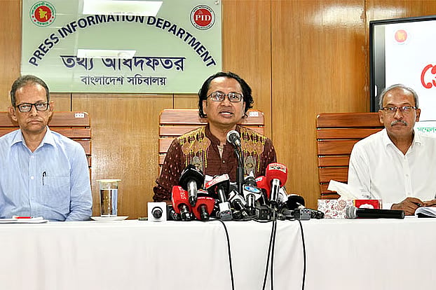 Prime Minister's Information Adviser Zahed Ur Rahman briefs journalists on current issues at the Department of Information in the Secretariat today.