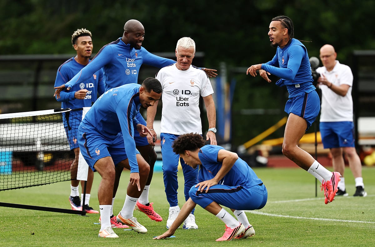 Football - FIFA World Cup 2026 - France Training - Bentley University, Waltham, Massachusetts, U.S. - July 6, 2026
France coach Didier Deschamps with players during training