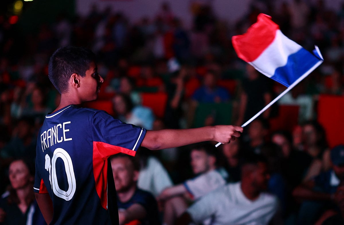 SOCCER-WORLDCUP-FRA-MAR/FANS-PARIS