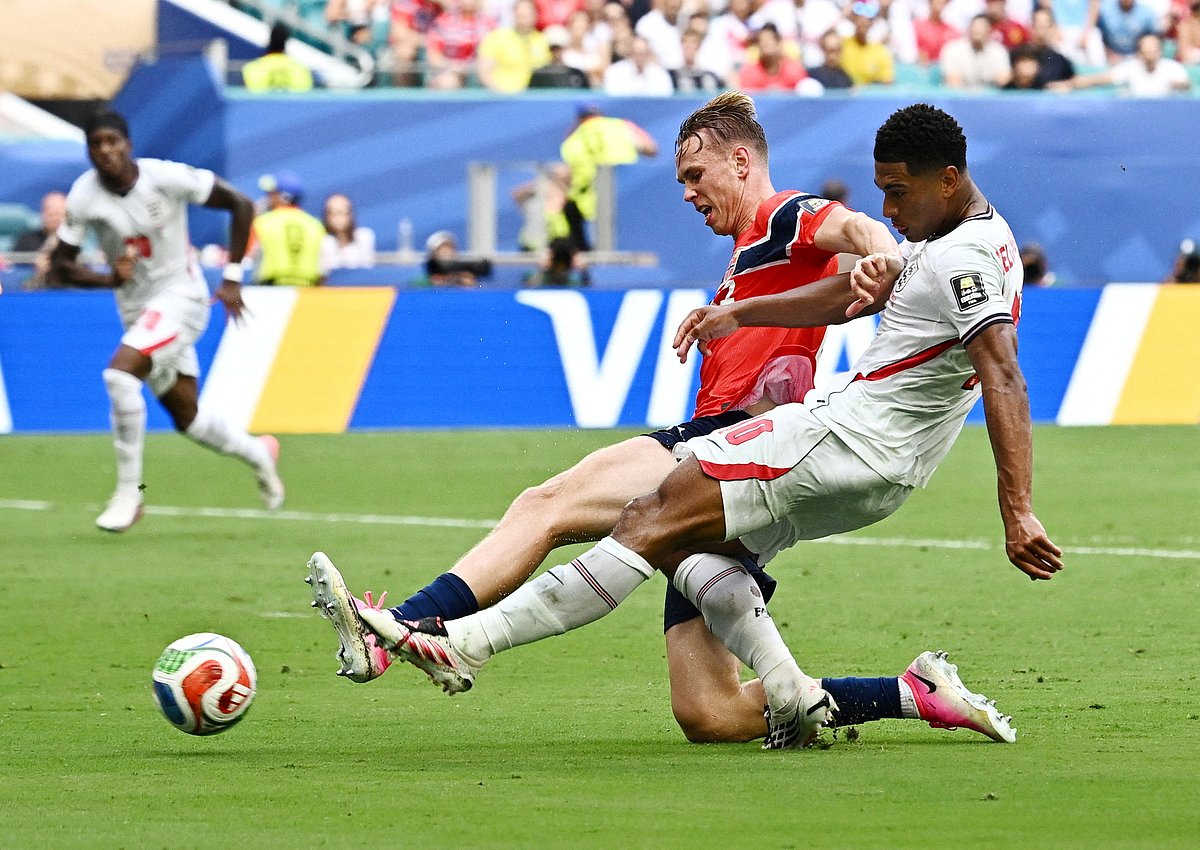 England's Jude Bellingham scores their first goal at Soccer Football - FIFA World Cup 2026 - Quarter Final - Norway v England - Miami Stadium, Miami Gardens, Florida, US - 11 July, 2026.