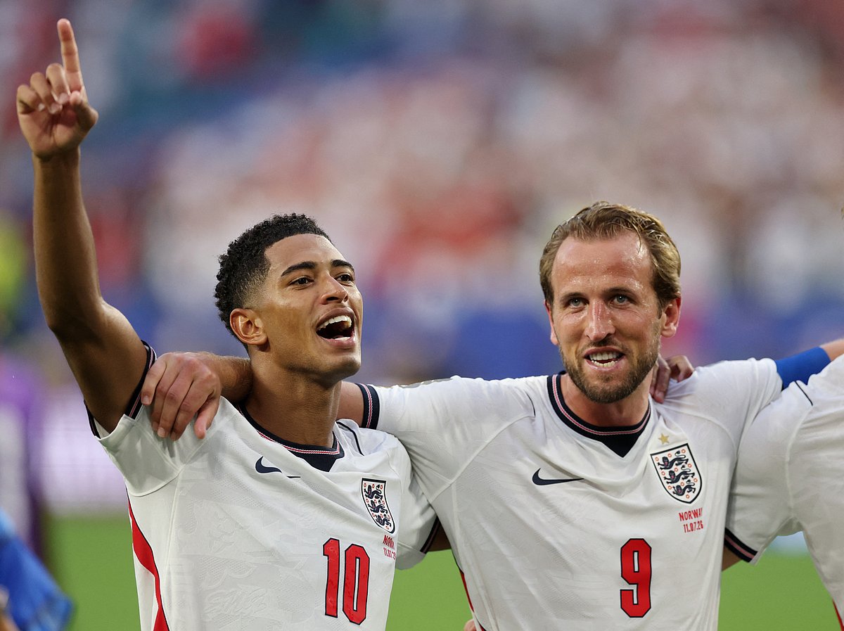 England's Jude Bellingham and Harry Kane celebrate after the match as England qualify for the semi finals of the World Cup at FIFA World Cup 2026 - Quarter Final - Norway v England - Miami Stadium, Miami Gardens, Florida, US on 11 July, 2026.