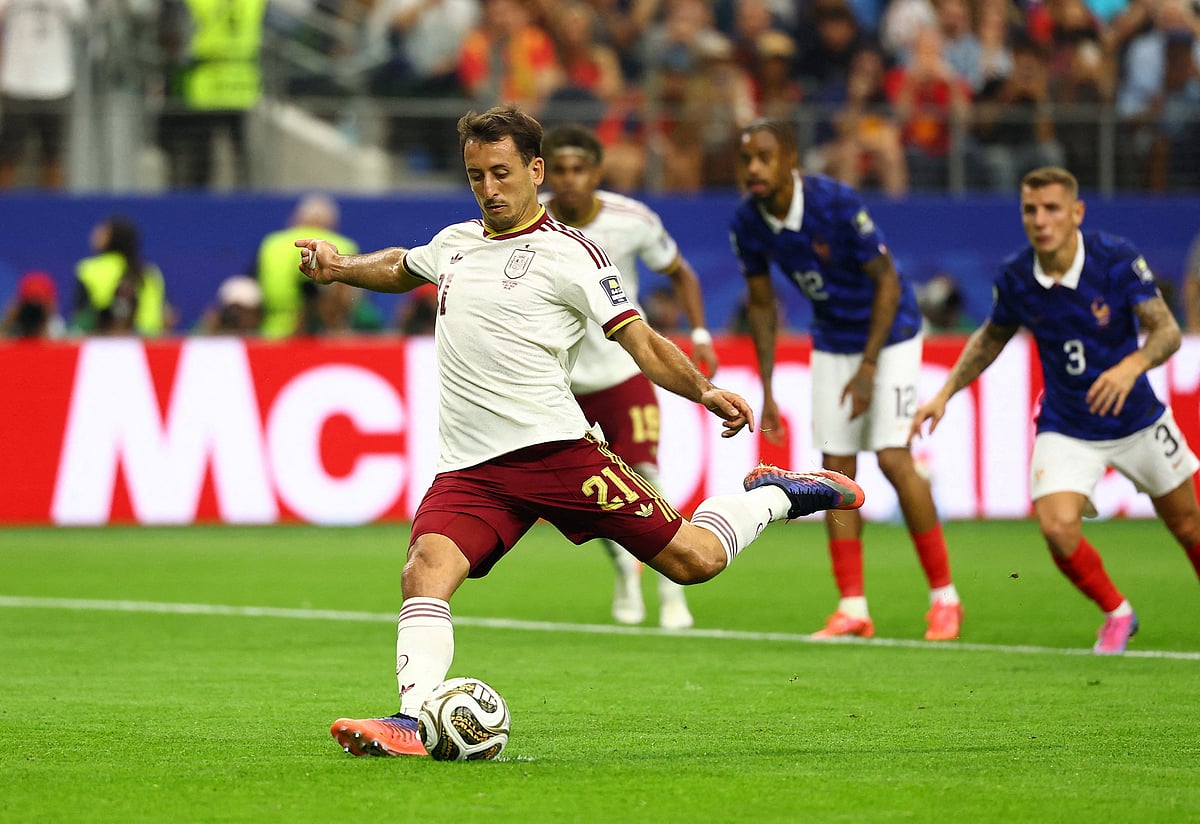 SOCCER-WORLDCUP-FRA-ESP/