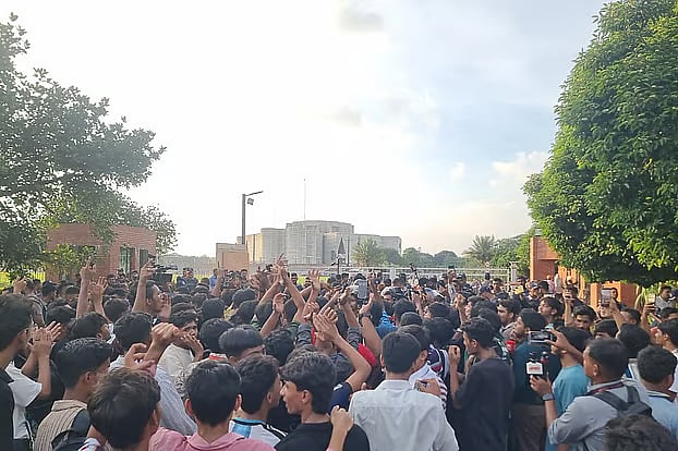 Protest of HSC candidates in front of the National Parliament House on Tuesday evening at Manik Mia Avenue.