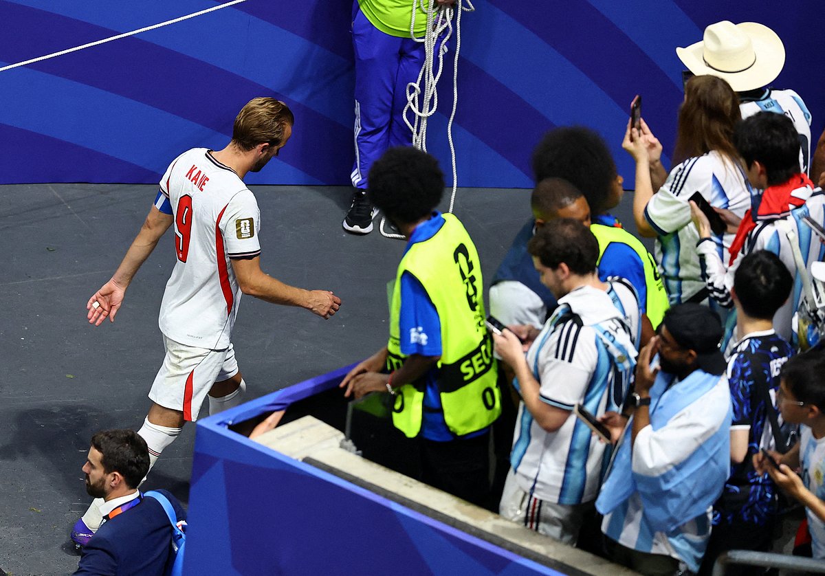 SOCCER-WORLDCUP-ENG-ARG/