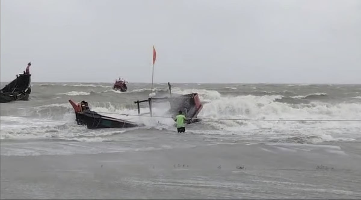 Rough Bay of Bengal