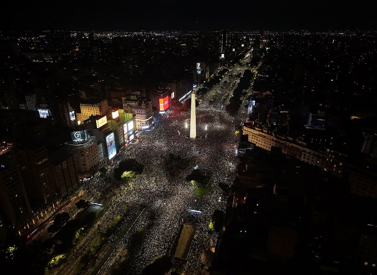 SOCCER-WORLDCUP-ENG-ARG/FANS-BUENOS-AIRES