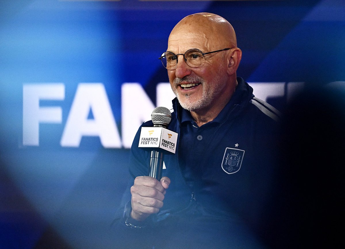 Football - FIFA World Cup 2026 - Spain's Rodri and Luis de la Fuente at the Fanatics Fest - Javits Center, New York City, New York, U.S. - July 17, 2026
Spain coach Luis de la Fuente at the Fanatics Fest
