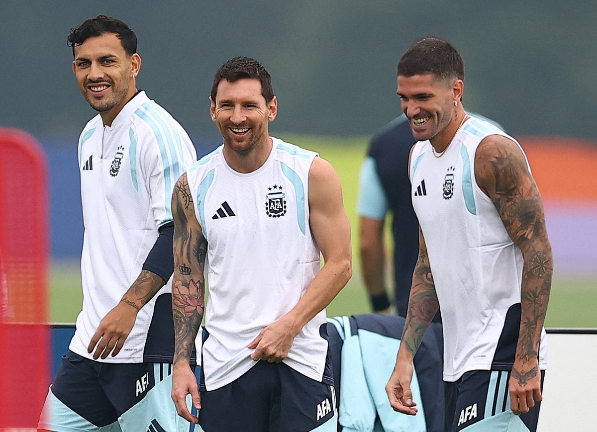 Football - FIFA World Cup 2026 - Final -Argentina Training - Red Bulls Academy, Morristown, New Jersey, US - 18 July, 2026 - Argentina's Rodrigo De Paul, Lionel Messi and Leandro Paredes during training.