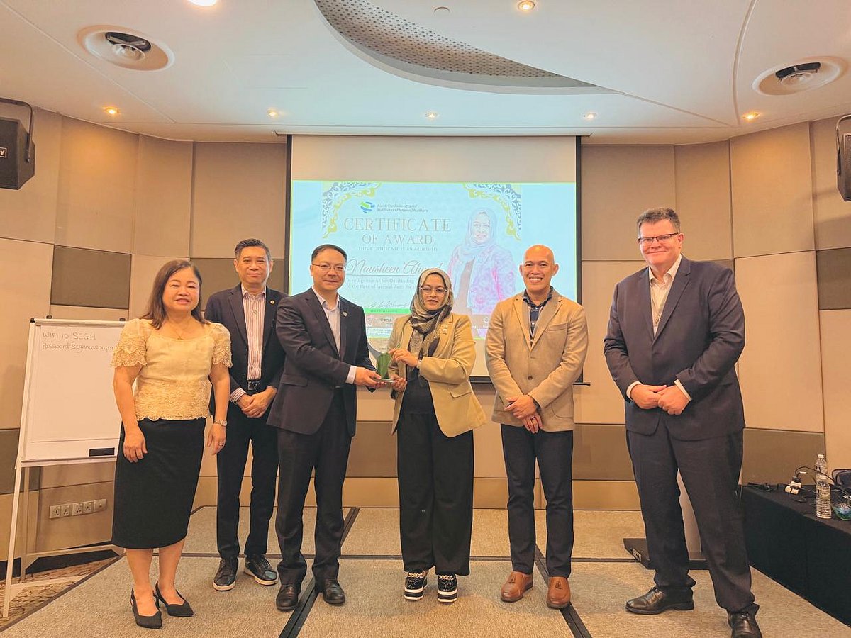 Nausheen Ahmed, head of Internal Audit and Compliance at BRAC University receives the Outstanding Contribution in the Field of Internal Auditing (OCIA) Award 2026.