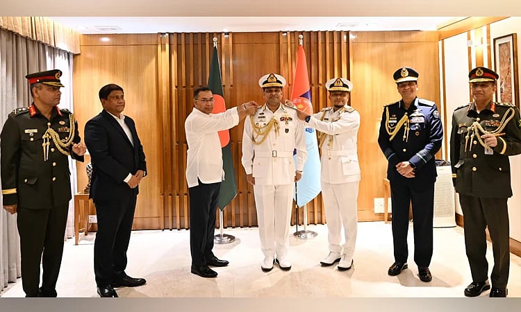 Prime Minister Tarique Rahman conferred the rank badge of Vice Admiral on newly appointed Chief of Naval Staff