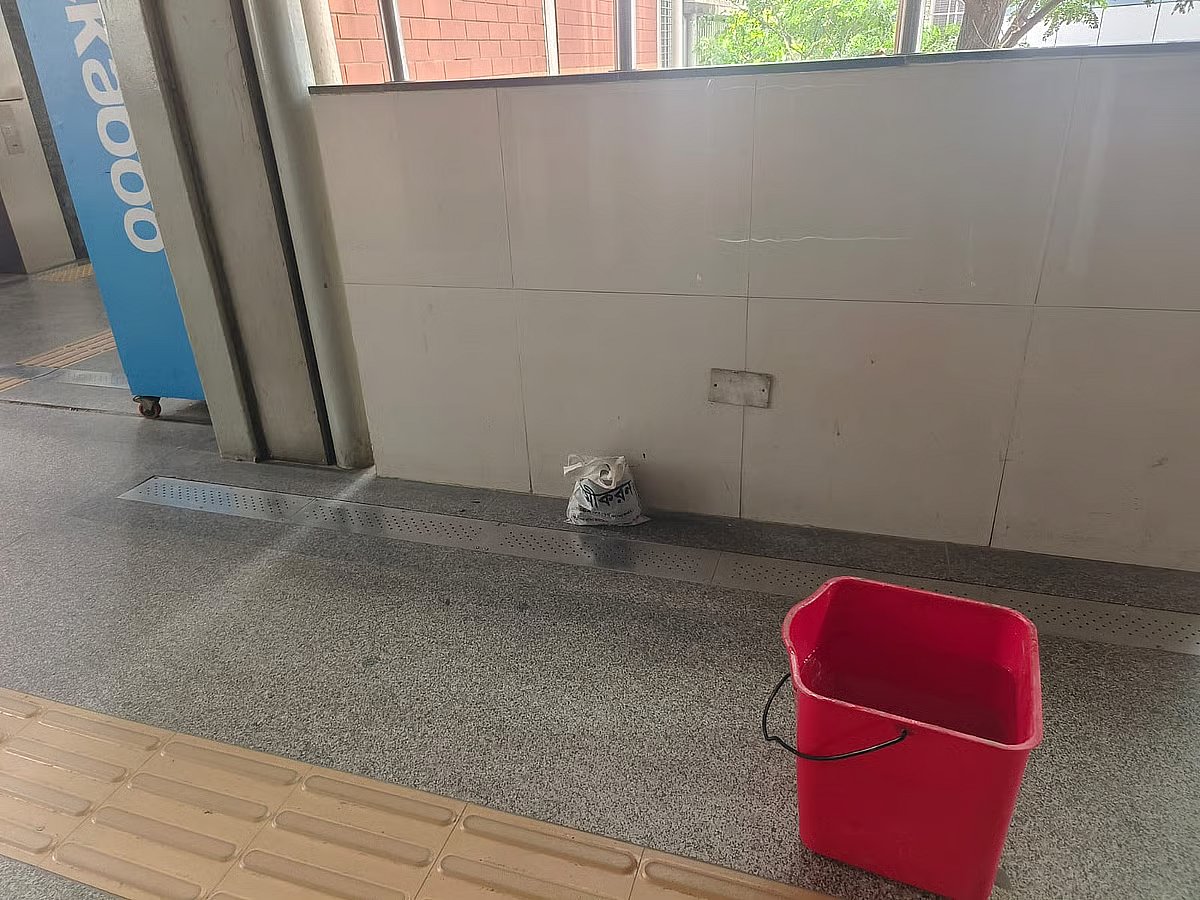 The suspicious bag was spotted by officials on the first floor of Mirpur-10 Metro Rail Station. 1 August 2026.