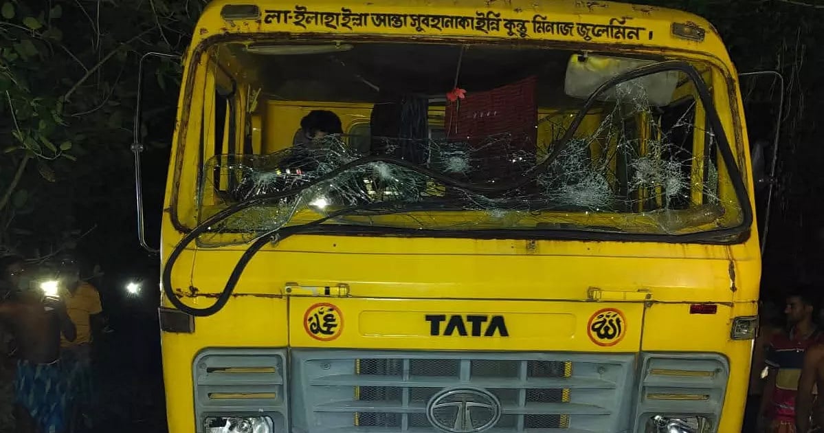 Road crash in Khulna