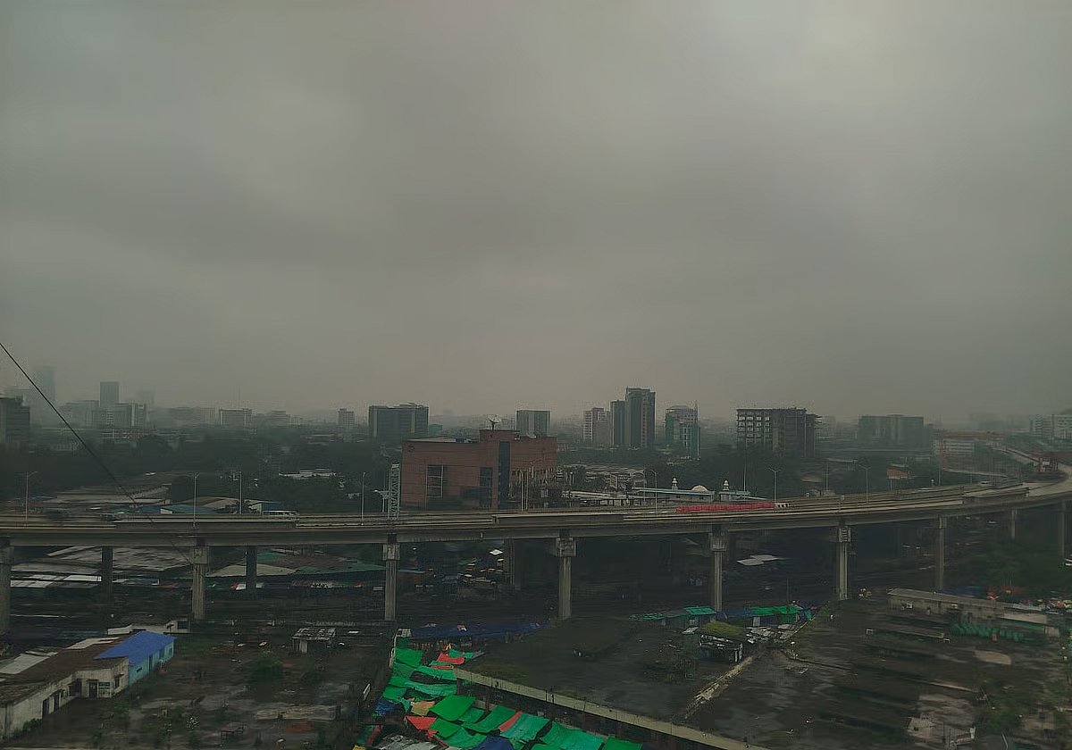 Cloud in the Dhaka sky. The photo is taken at Karwan Bazar on 4 August 2026