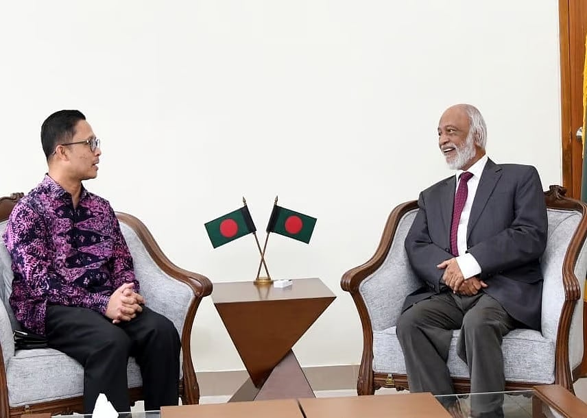 Malaysia’s High Commissioner to Bangladesh, Mohammad Suhada bin Osman, met Minister Abdul Moyeen Khan at the secretariat on Sunday.
