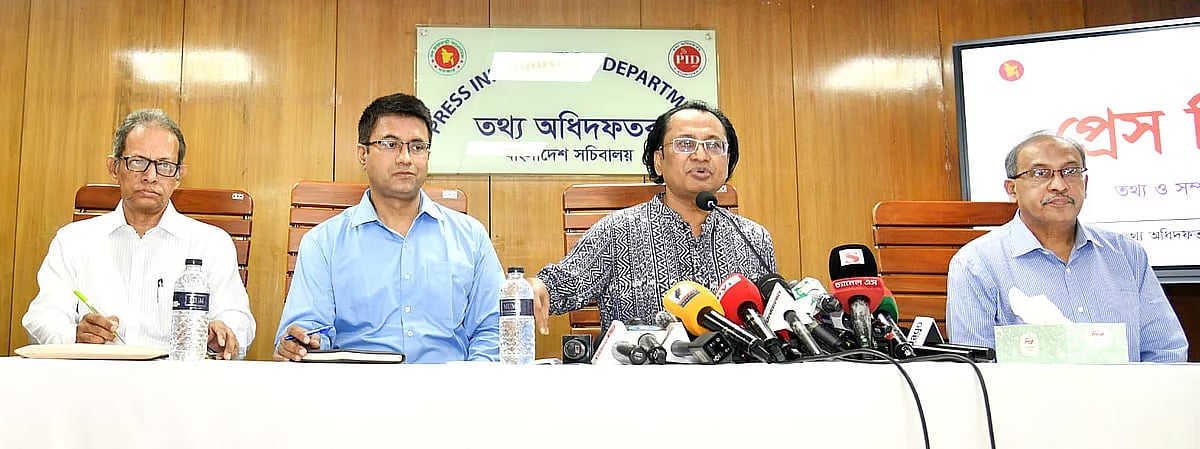 Information and Broadcasting Adviser Zahed Ur Rahman speaks at a press conference at the Secretariat on to brief the media on the government’s activities on 31 August 2026.