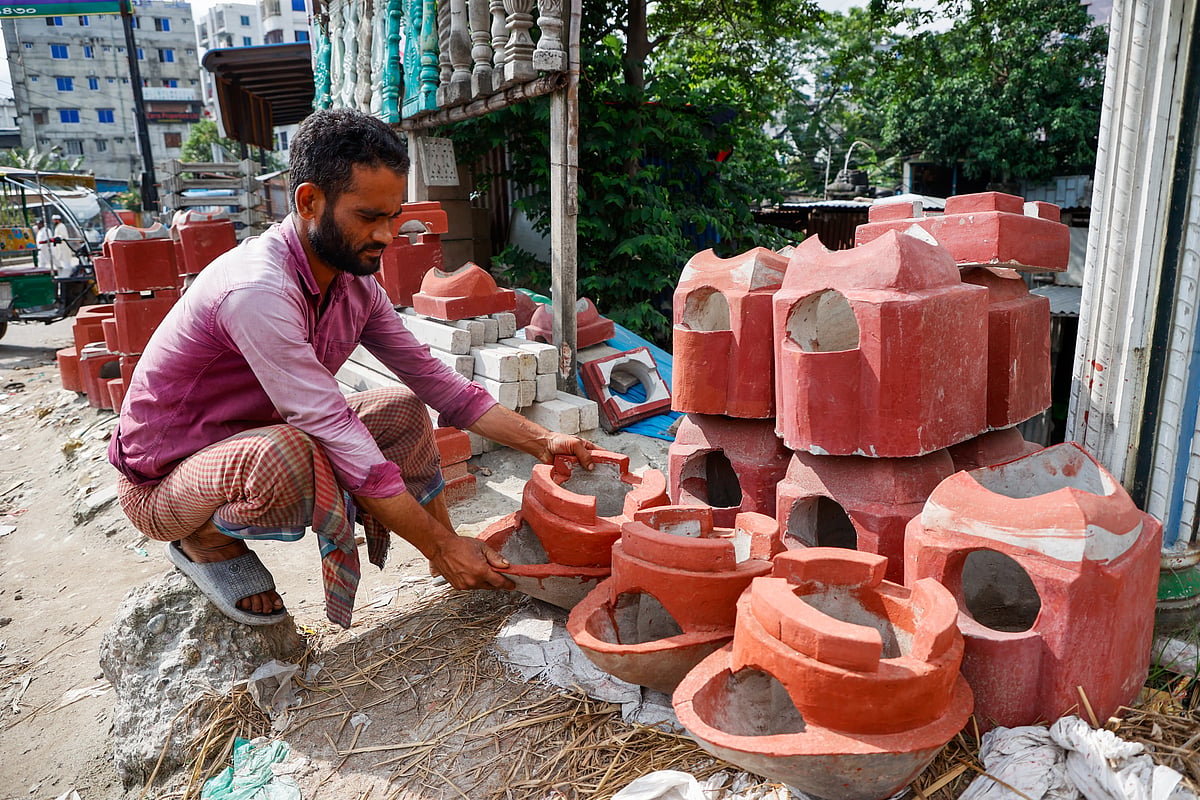 Each finished stove is sold wholesale for Tk 300 to Tk 600.