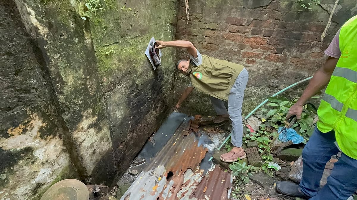DNCC's campaign to eradicate mosquitoes is underway. New Colony residential area in Lalmatia, Dhaka, 19 September, 2026