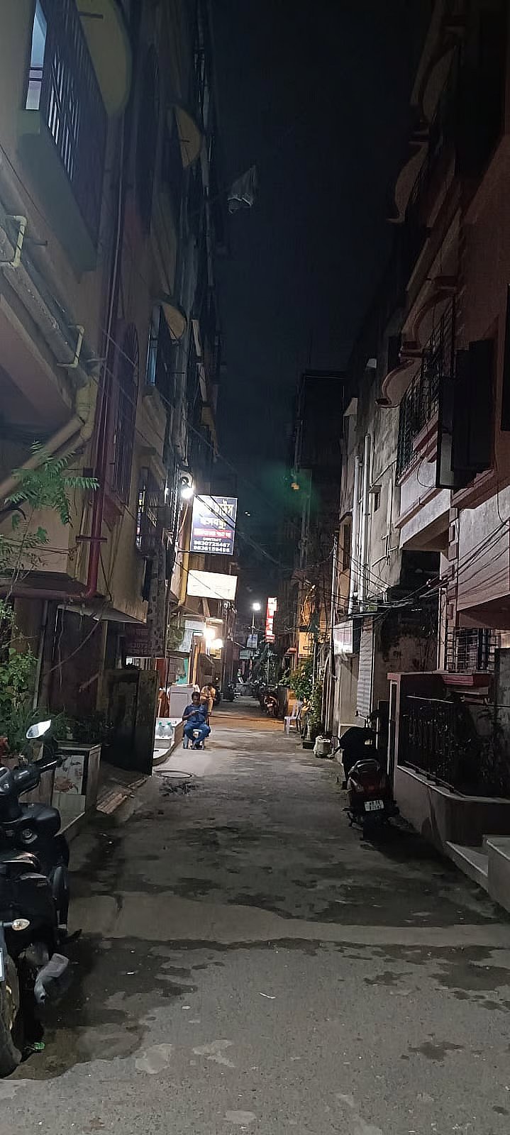 Many hotels have temporarily shut amid heightened surveillance. The area near Peerless Hospital in south Kolkata, which was bustling just a few days ago, now appears almost deserted