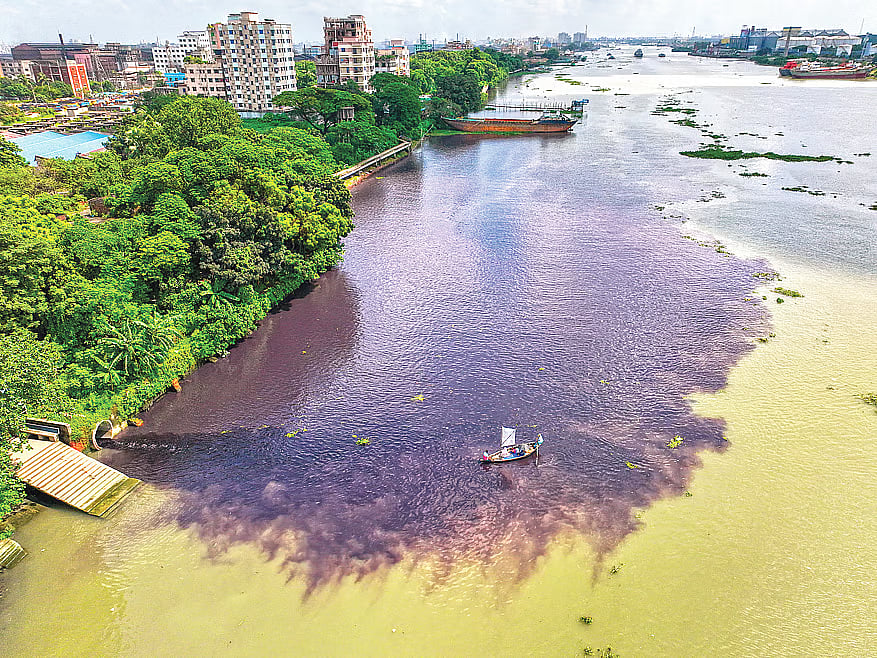 Toxic, chemical-laden wastewater from various factories is being discharged directly into the Buriganga River, polluting its water and damaging the aquatic environment and biodiversity. The photo was taken in the Buriganga near Shyampur in the capital on 26 September 2026.