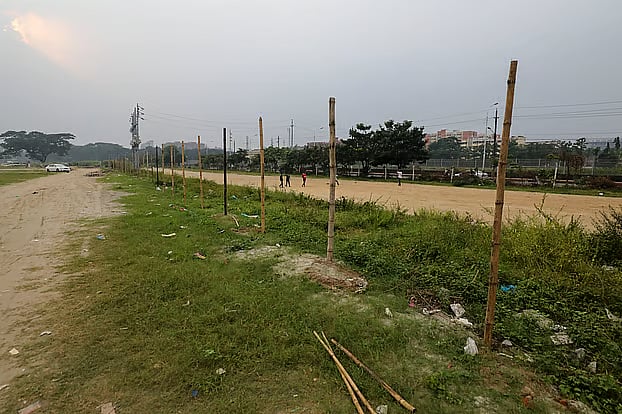 The Secretariat will be relocated to the old trade fair ground at Sher-e-Bangla Nagar.