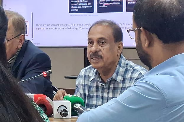 A roundtable discussion on the proposed Cyber Security (Amendment) Act was held at the office of Transparency International Bangladesh (TIB) in Dhanmondi of the capital. Matiur Rahman Chowdhury, editor-in-chief of the Bengali daily Manabzamin, spoke at the event.