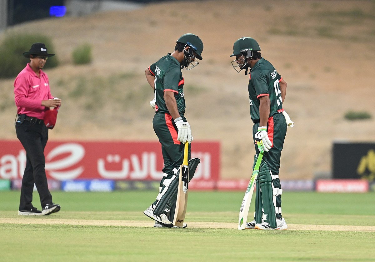 Bangladesh are struggling to score runs in the closing stages of innings as the rate of reverse swing increases.