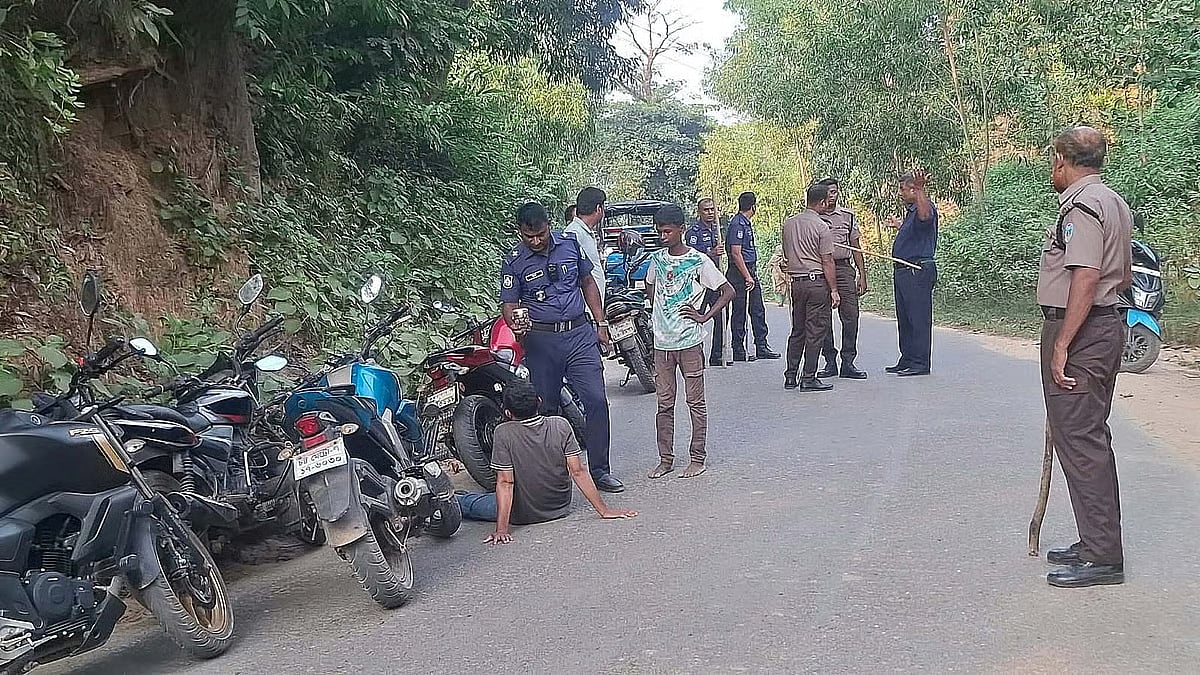 Police patrol the Himchhari Dhala area on the Eidgaon–Eidgarh–Baishari road in Cox’s Bazar following a robbery on 19 October 2026