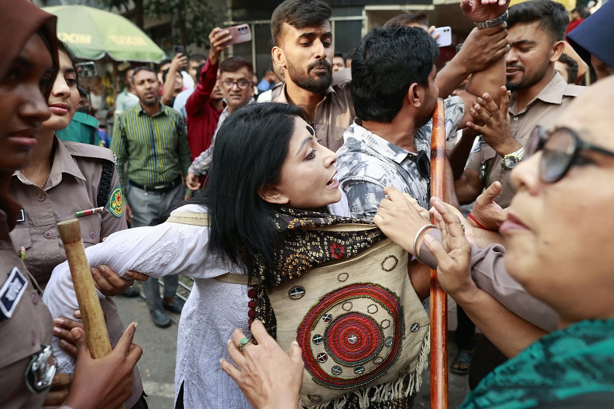 Police scuffle with cultural activists at Dhanmondi 27 in Dhaka in the afternoon on 26 October 2026