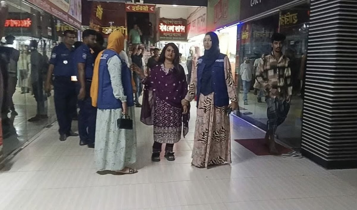 Police take a woman business owner into custody amid tensions in connection with allegations that she made derogatory remarks about the BNP government on Facebook in Bhaluka, Mymensingh. The incident took place around 8:30pm on Sunday in the Square Masterbari area.
