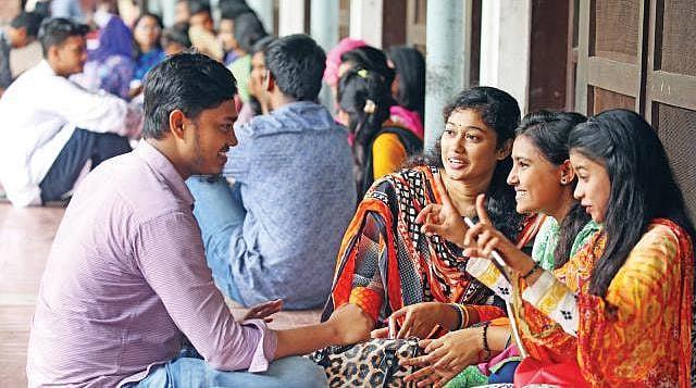 Students chit-chat at TSC.