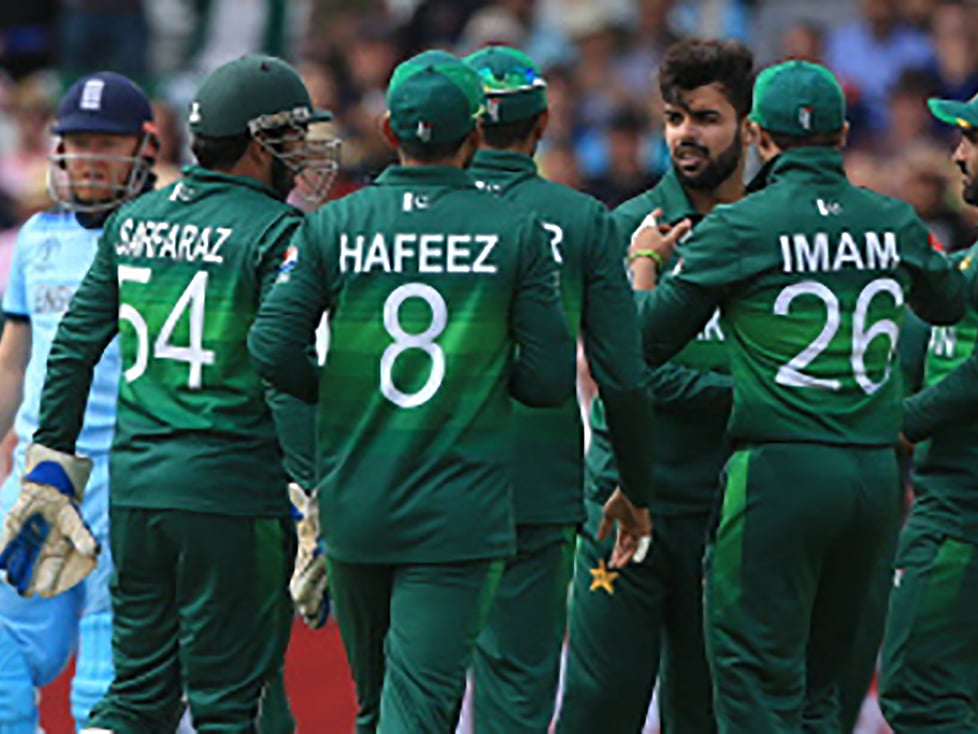 Undercooked Pakistan bid to burst England's bubble.
