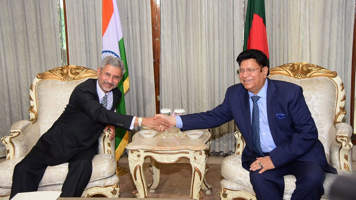 Foreign minister AK Abdul Momen shaking hands with his Indian counterpart S Jaishankar as Dhaka-Delhi bilateral talks begin at state guesthouse Jamuna in Dhaka on 20 Aug, 2019