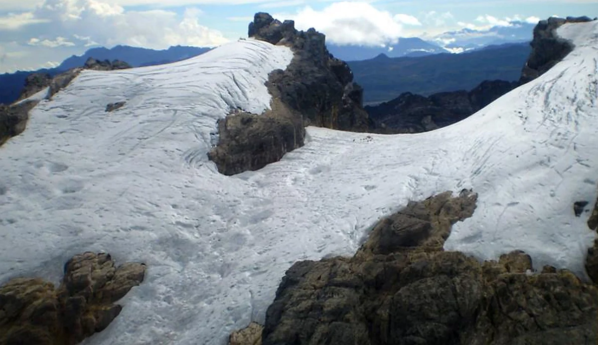 Indonesia`s little-known glaciers are melting so fast they could disappear in a decade, a new study says, underscoring the imminent threat posed by climate change to ice sheets in tropical countries. Photo: AFP