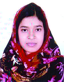 Qiz qolini sherigining mushukiga qoyib, uni ekstazga olib keladi