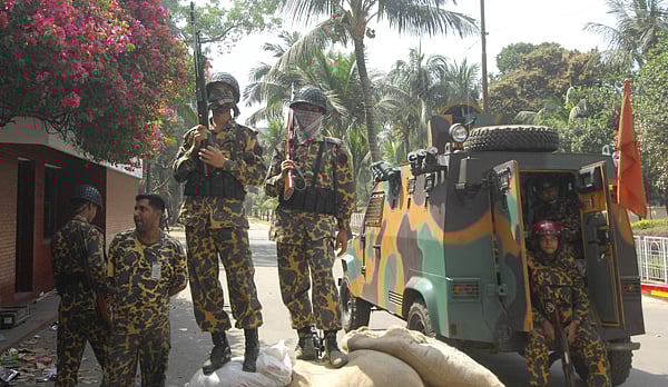 Жас әйелдің қарттарды азғырған порно фотосы