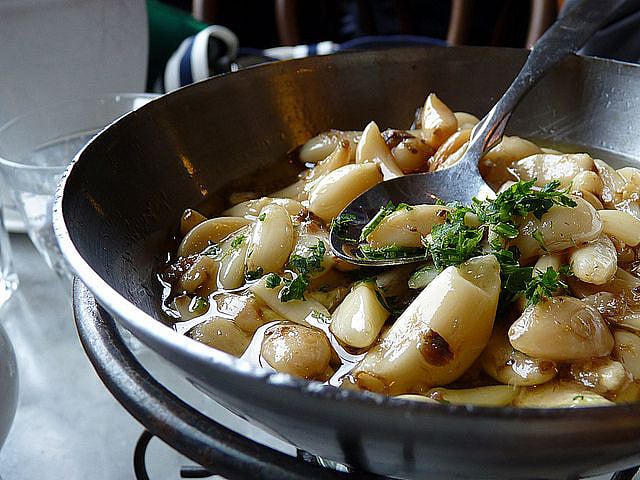 কাঁচা রসুন নাকি রান্না করা, কোনটি বেশি উপকারী?